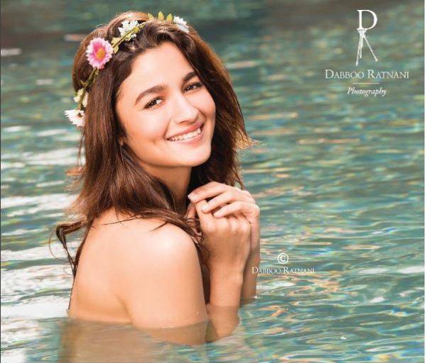 ആരാധകരെ ഞെട്ടിച്ച് ആലിയയുടെ ഫോട്ടോഷൂട്ട്-Alia Bhatt poses topless in photoshoot Indian Express