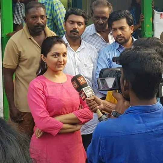 Rebuilding Kerala Manju Warrier at Pullu Relief Camp 6