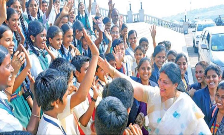 karnataka minister and actress jayamala in sabarimala supreme court judgement
