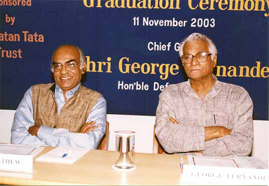 george fernandes, george fernandes death, george fernandes emergency, george fernandes speech, george fernandes jaya jaitley, jaya jaitley, ജോര്ജ് മൂന്നാമന് തീവണ്ടി ഓടിക്കുമ്പോള്, ജോര്ജ് ഫെര്ണാണ്ടസ്, ജയാ ജെറ്റ്ലി, കേരള ന്യൂസ്, കേരള വാര്ത്ത, Kerala News, മലയാളം ന്യൂസ്, മലയാളം വാര്ത്ത, Malayalam News, Breaking News, പ്രധാന വാര്ത്തകള്, ഐ ഇ മലയാളം, iemalayalam, indian express malayalam, ഇന്ത്യന് എക്സ്പ്രസ്സ് മലയാളം