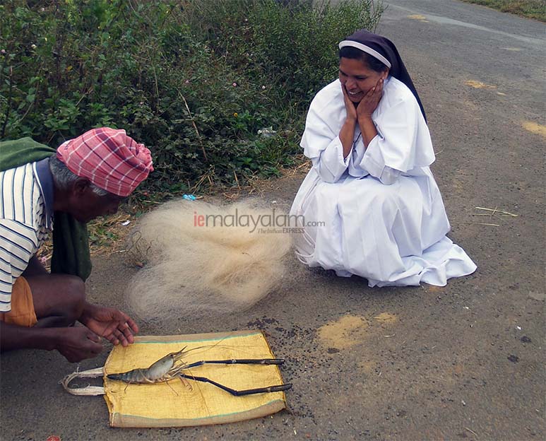 Sister Lucy Kalapura, Lucy Kalapura FCC, Sister Lucy, Kerala Nun Protest, Father Kuriakose Kattuthara, Bishop Franco Mulakkal, സിസ്റ്റര് ലൂസി കളപ്പുര, കന്യാസ്ത്രീ സമരം, സിസ്റ്റര് ലൂസി, ie malayalam, ഐഇ മലയാളം