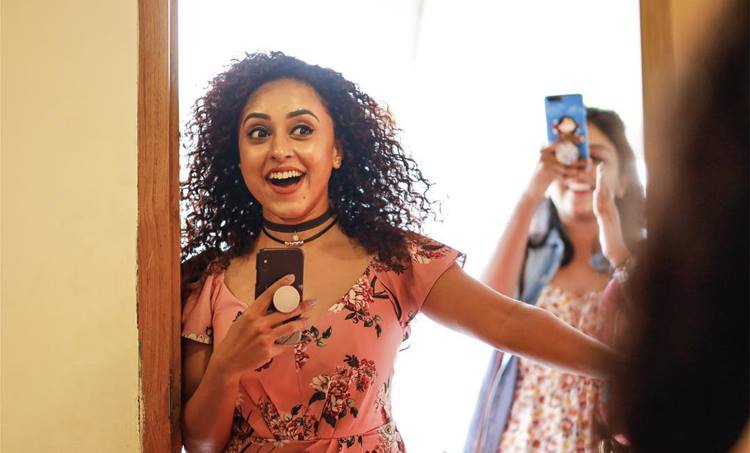 Pearle Maaney, Srinish Aravind, പേളി മാണി, ശ്രീനിഷ് അരവിന്ദ്, പേളിഷ്, പേളി മാണി വിവാഹം, പേളി മാണി- ശ്രീനിഷ് അരവിന്ദ് വിവാഹം, Pearlish Wedding, Pearle Maaney wedding, Srinish Aravind Wedding, Pearle Maaney Srinish Aravind Wedding, Pearle Maaney wedding photos, Srinish Aravind Wedding photos, Pearle Maaney Srinish Aravind Wedding photos,