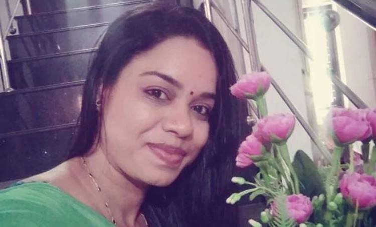 Mavelikkara murder, മാവേലിക്കര കൊലപാതകം, police woman, പൊലീസുകാരി, Murder, കൊലപാതകം, Alappuha, ആലപ്പുഴ,Police, പൊലീസ്, fire, തീവെച്ചു