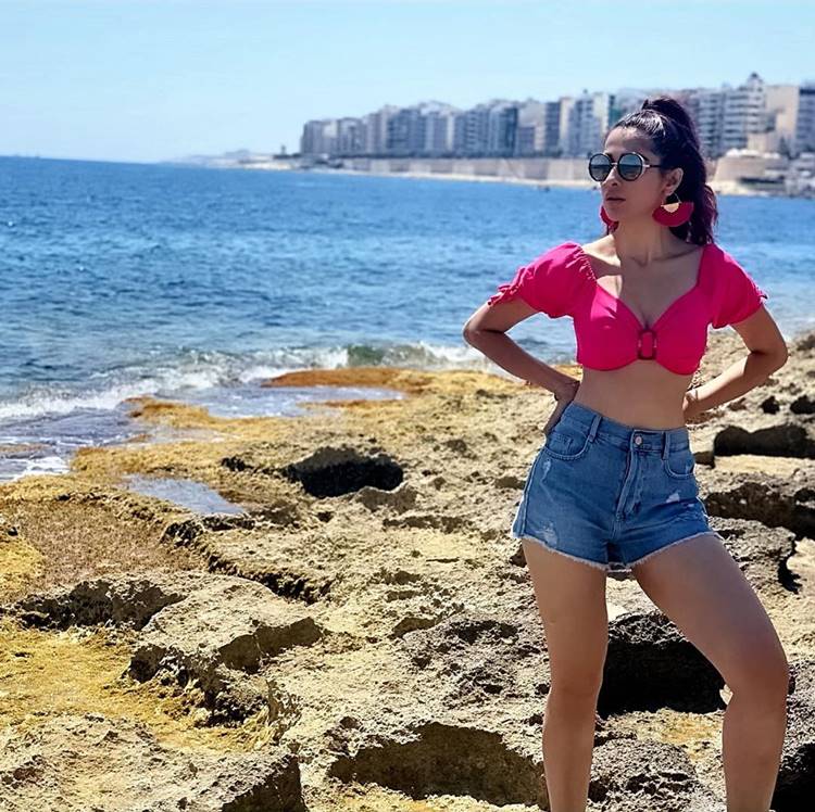 Deepika Padukone, Deepika Padukone photos, Bhavana, Bhavana photos, Rajisha Vijayan, Rajisha Vijayan photos, Malavika Mohan, Malavika Mohan photos, Celebrity Social Media Photos, ദീപിക പദുകോൺ, ഭാവന, രജിഷ വിജയൻ, മാളവിക മോഹൻ, Vedhika, Vedhika Photos, വേദിക, Indian Express Malayalam, ഇന്ത്യൻ എക്സ്പ്രസ് മലയാളം