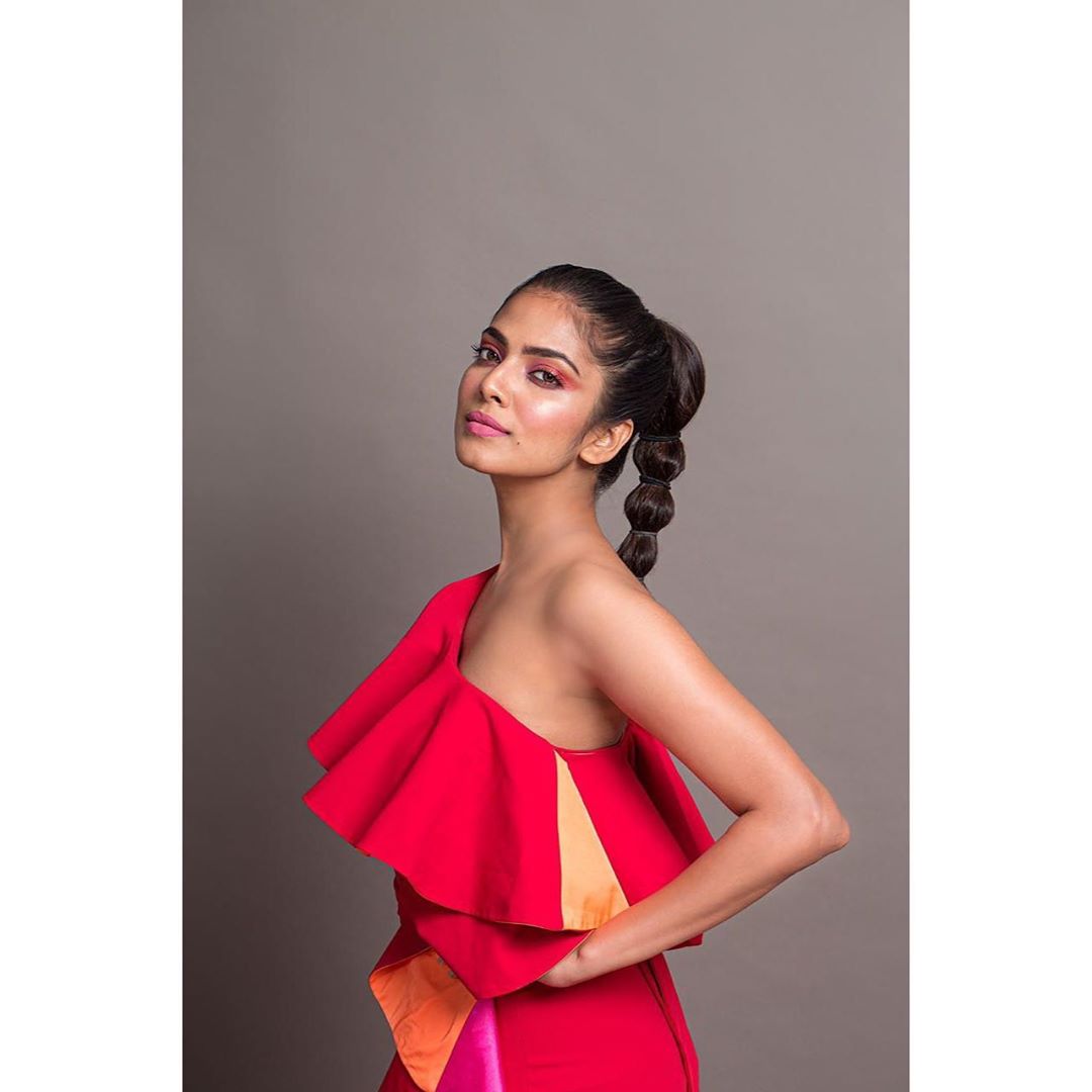 Deepika Padukone, Deepika Padukone photos, Bhavana, Bhavana photos, Rajisha Vijayan, Rajisha Vijayan photos, Malavika Mohan, Malavika Mohan photos, Celebrity Social Media Photos, ദീപിക പദുകോൺ, ഭാവന, രജിഷ വിജയൻ, മാളവിക മോഹൻ, Vedhika, Vedhika Photos, വേദിക, Indian Express Malayalam, ഇന്ത്യൻ എക്സ്പ്രസ് മലയാളം