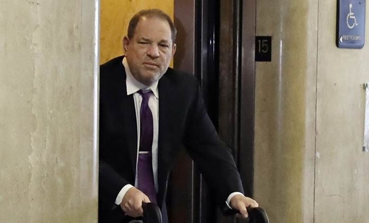 Harvey Weinstein, ഹാര്വി വെയ്ന്സ്റ്റൈന്, Harvey Weinstein accusers, Harvey Weinstein cases, , ഹാര്വി വെയ്ന്സ്റ്റൈന് മീടൂ കേസുകൾ, Harvey Weinstein guilty, ഹാര്വി വെയ്ന്സ്റ്റൈന് കുറ്റക്കാരൻ, Harvey Weinstein metoo, Harvey Weinstein punishment, ഹാര്വി വെയ്ന്സ്റ്റൈന് ശിക്ഷഹാര്വി വെയ്ന്സ്റ്റൈന് മീടൂ, Harvey Weinstein rape cases, ഹാര്വി വെയ്ന്സ്റ്റൈന് ബലാത്സംഗ കേസുകൾ, Mira Sorvino, മിറ സോർവിനോ, Zoe Brock, സോ ബ്രോക്ക്, Rose McGowan, റോസ് മക് ഗോവൻ, Rosanna Arquette, റോസന്ന ആർക്വറ്റെ, Annabella Sciorra, അന്നബെല്ല ഷിയോറ, Harvey Weinstein news, ഹാര്വി വെയ്ന്സ്റ്റൈന് വാർത്തകൾ, Harvey Weinstein latest, ie malayalam, ഐഇ മലയാളം