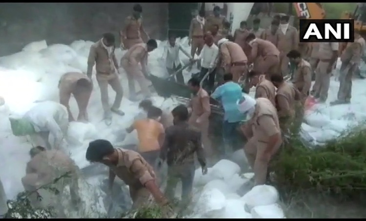 21 കുടിയേറ്റ തൊഴിലാളികൾ മരിച്ചു,migrant worker,truck accident,അപകടം,ട്രക്കുകൾ കൂട്ടിയിടിച്ച് അപകടം,യുപി,ccident in uttar pradesh,lockdown