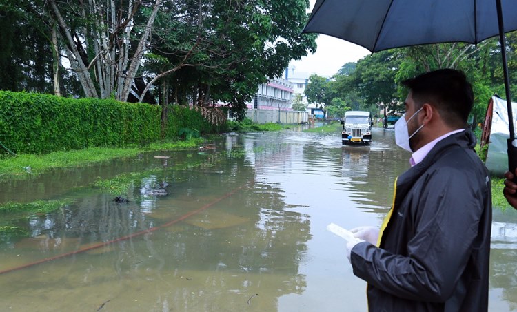 kochi flood district collector corporation high court